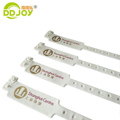 이벤트 장소용 PVC 비닐 플라스틱 팔찌 제조 방수 일회용 팔찌