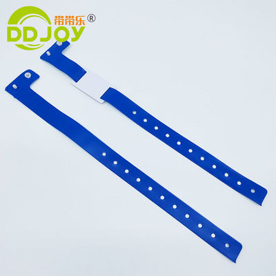 사용자 지정 로고 팔찌 L 모양 PVC 비닐 재료 쓰기 가능한 스마트 RFID 칩 손목밴드