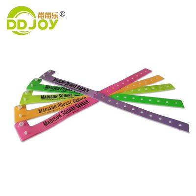 디자인 PVC 플라스틱 팔찌 기념일 친환경 반사 손목밴드