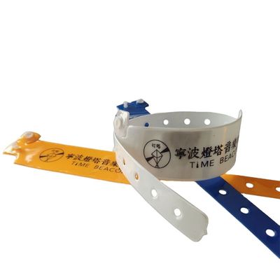 다른 스타일 콘서트 티켓 비닐 PVC 손목밴드 호텔 고객 로고용 플라스틱 팔찌