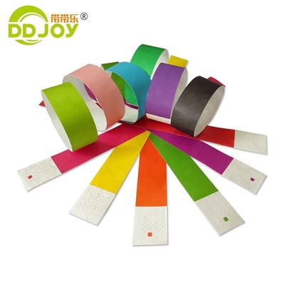 실크 프린팅 컬러 플래팅 100PCS TWR25 사용자 지정 행사 및 축제용 종이 팔찌