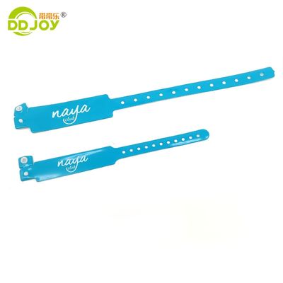 명확한 식별 PVC 버튼 팔찌 한 번에 호텔에 맞춤형 디자인