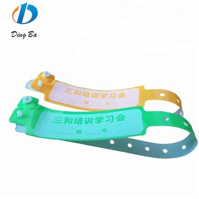 250*25mm PVC 손목밴드 호텔 식별용 사용자 지정 네온 컬러 플라스틱 팔찌