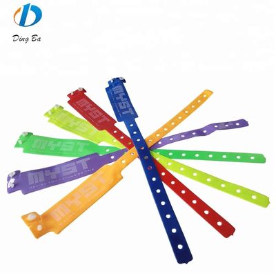 250*25mm PVC 손목밴드 호텔 식별용 사용자 지정 네온 컬러 플라스틱 팔찌