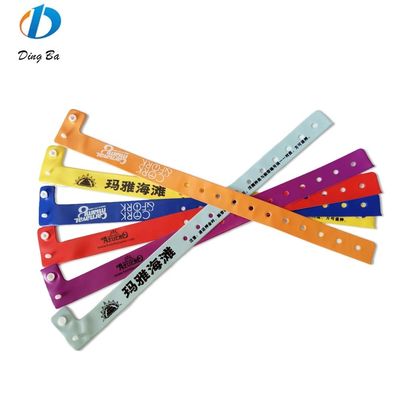 여성용 인기 맞춤 로고 이벤트용 오렌지 PVC 팔찌 페스티벌 플라스틱 L 모양