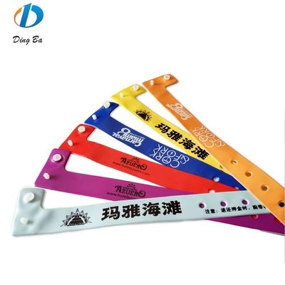 여성용 인기 맞춤 로고 이벤트용 오렌지 PVC 팔찌 페스티벌 플라스틱 L 모양