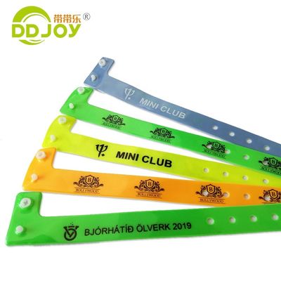 형광 필름 PVC 재료 L 모양 행사용 손목밴드 250*16mm 조정 가능한 크기