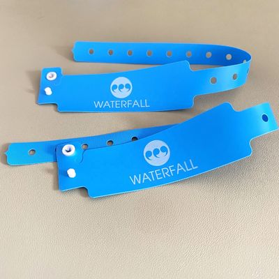 테마 사용자 지정 손목밴드 OEM 로고 개인화 이벤트 팔찌