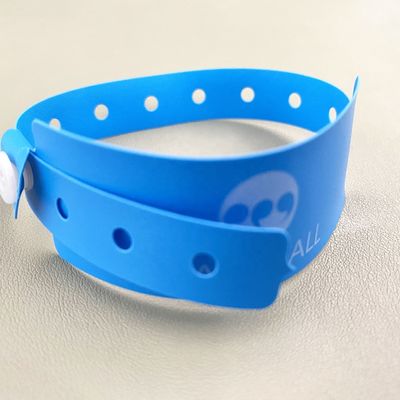 테마 사용자 지정 손목밴드 OEM 로고 개인화 이벤트 팔찌