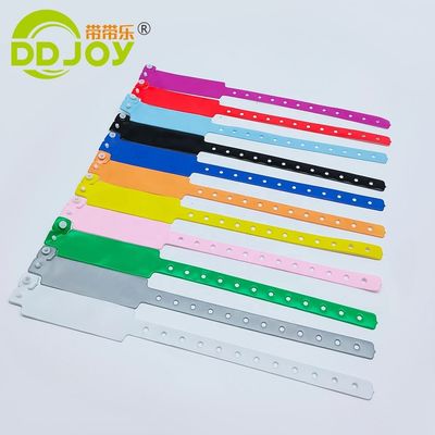 플라스틱 잠금 인레이 기술 DDJOY 이벤트 축제용 파란색 PVC 팔찌 / 손목밴드