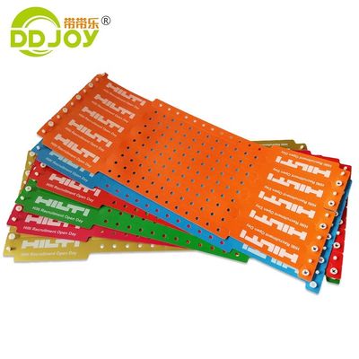 DDJOY 일회용 이벤트용 맞춤형 PE 플라스틱 손목밴드 로고 크기 65*20mm