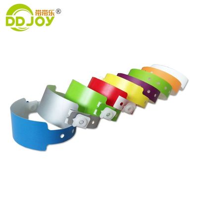 DDJOY 일회용 이벤트용 맞춤형 PE 플라스틱 손목밴드 로고 크기 65*20mm