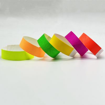 OEM 사용자 정의 로고 인쇄 이벤트용 Tyvek 손목밴드 방수 종이 팔찌