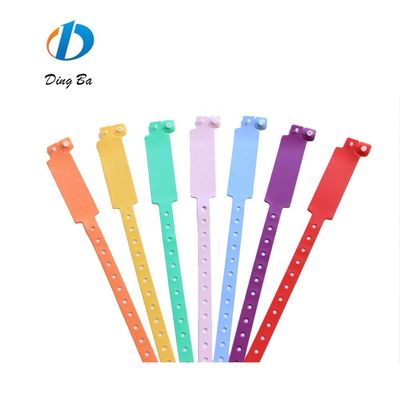 PVC/비닐 녹색 손목밴드 맞춤형 유니섹스 남성 팔찌 발렌타인 데이 배송