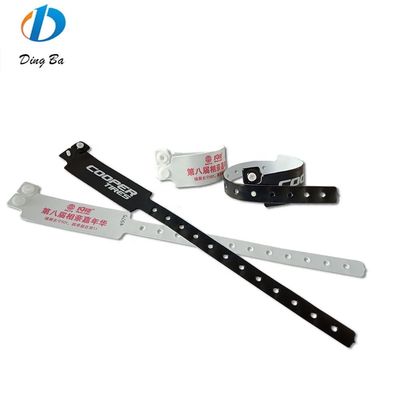 PVC/비닐 녹색 손목밴드 맞춤형 유니섹스 남성 팔찌 발렌타인 데이 배송