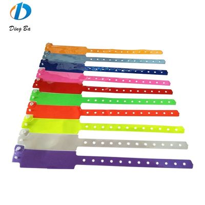PVC/비닐 녹색 손목밴드 맞춤형 유니섹스 남성 팔찌 발렌타인 데이 배송